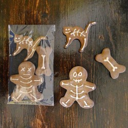 Halloween biscuits for dogs
